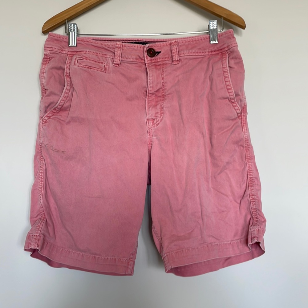American Eagle Outfitters Weathered Red Classic Active Flex Shorts Sz 32